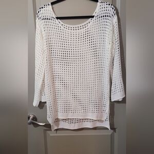Elegant White Knit Shirt